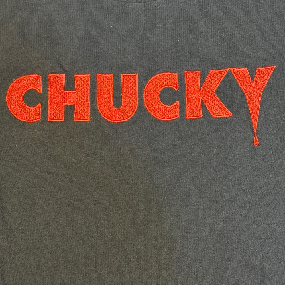 Chucky Childs Play T-Shirt Medium Embroidered Letters Wrap Around Print Horror‎ - Picture 4 of 10
